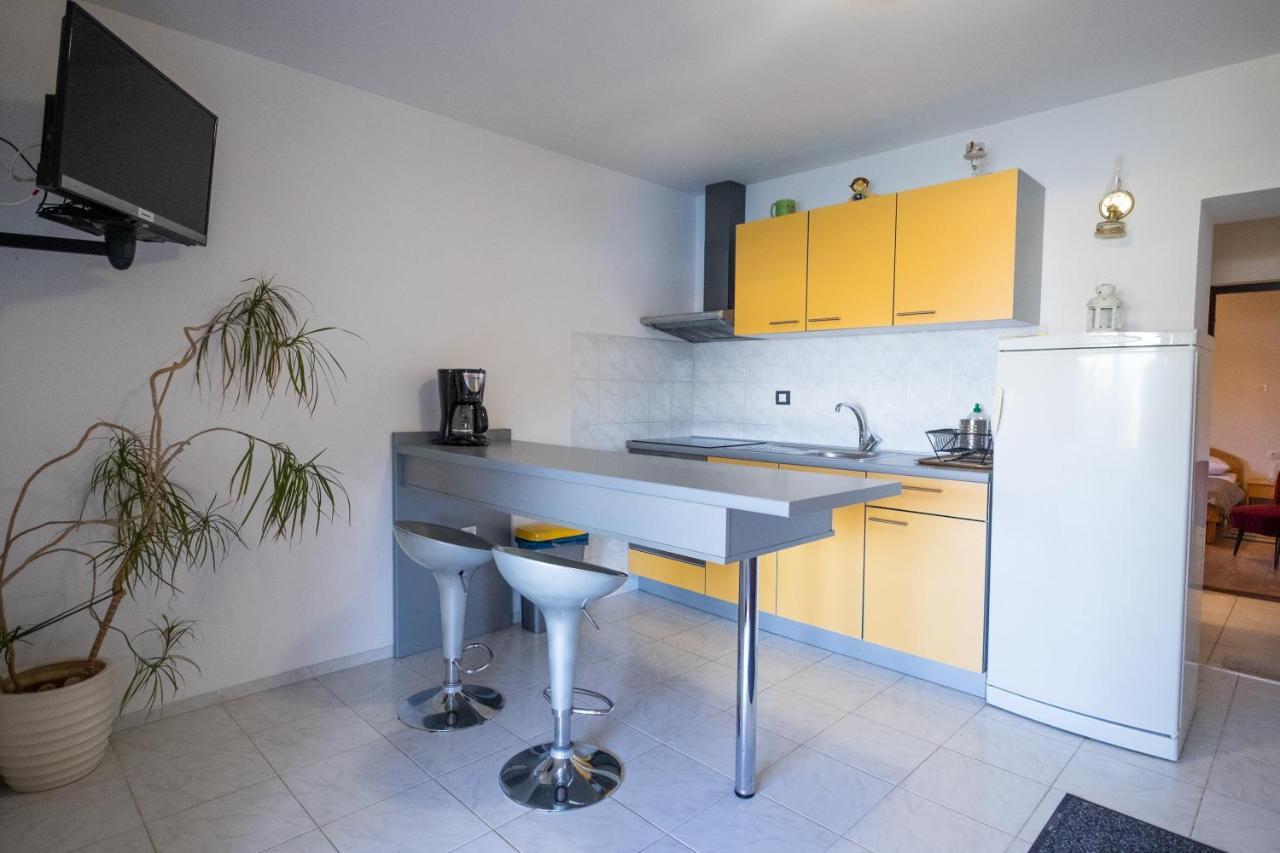 Apartmani Suzana 克罗诺维察 外观 照片