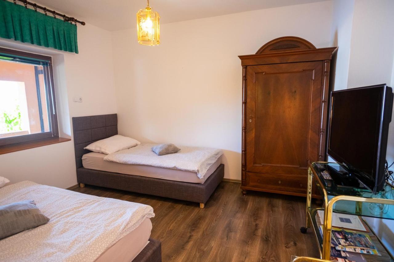 Apartmani Suzana 克罗诺维察 外观 照片