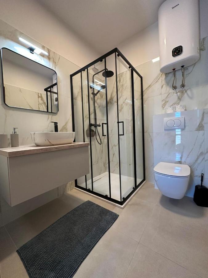 Apartmani Suzana 克罗诺维察 外观 照片